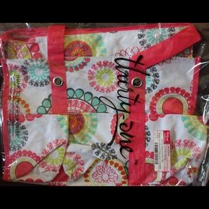 Zip top utility tote