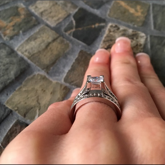 Princess Cut Silver Wedding Ring Set - Picture 4 of 7