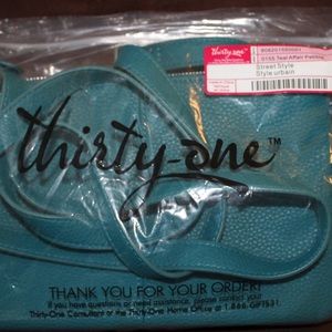 Thirty-one street style in teal