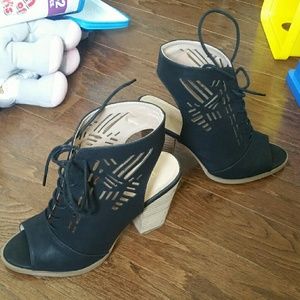 Brand new vintage heels