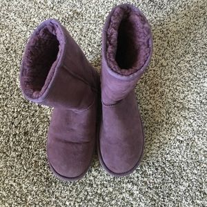 Darling plum colored Ugg boots