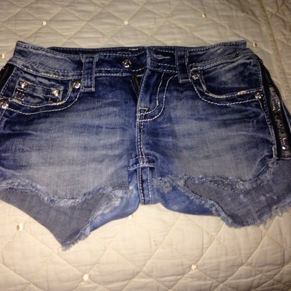 Miss me signature shorts