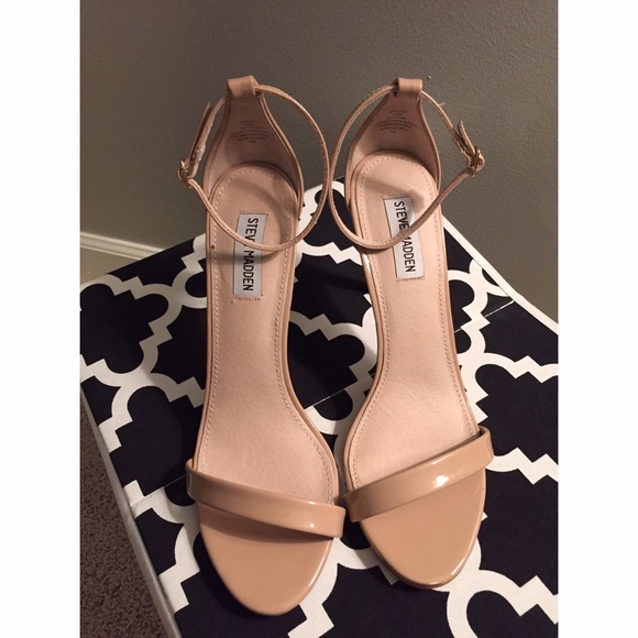 Steve Madden Shoes - Steve Madden Nude Heels