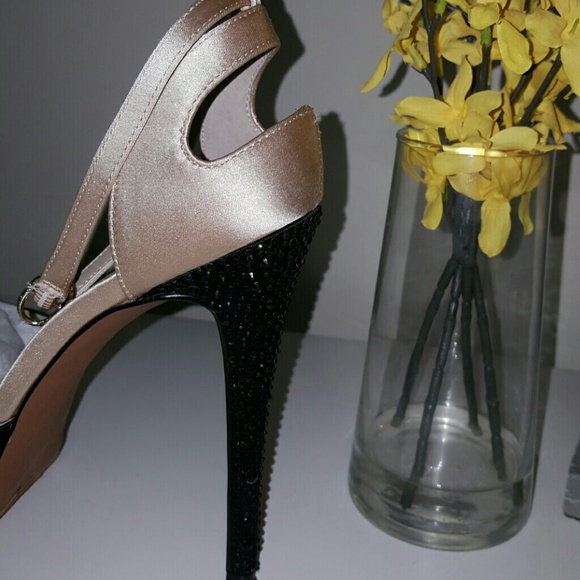 Halston black and cream high heels