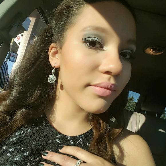 Meet your Posher, Makenna - Picture 1 of 1