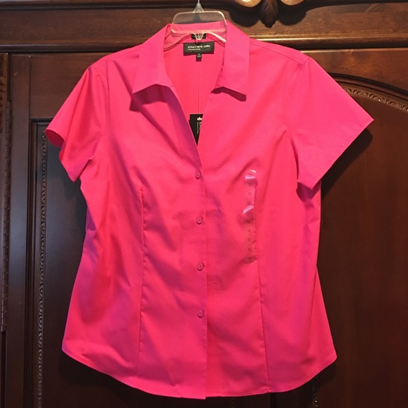 NWT short sleeve pink button down blouse