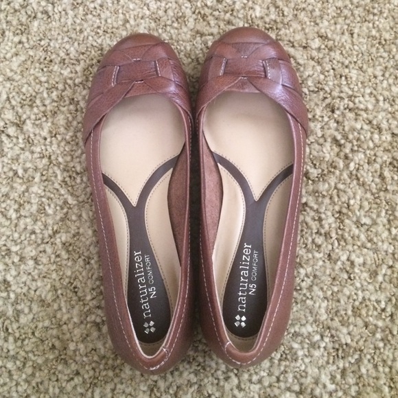 Naturalizer brown flats