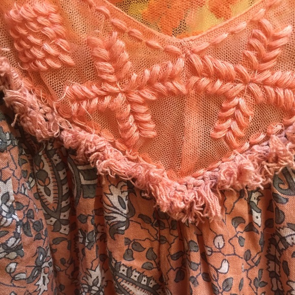 RARE FIND!! | Patterned Flowy Tank Top
