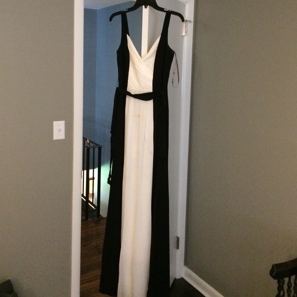 Vera Wang Bridesmaid dress - Picture 1 of 4