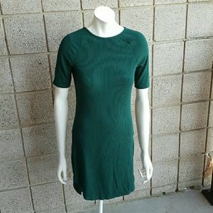 Short sleeve kelly green dress!