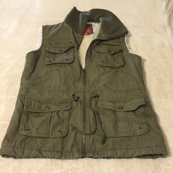 ***SOLD***Fur lined Vest sz M - Picture 1 of 1