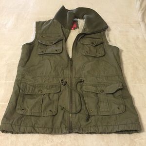***SOLD***Fur lined Vest sz M