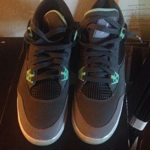 Retro 6 Jordan Green Glo!