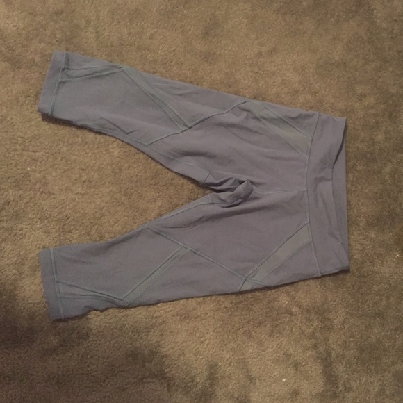 BRAND NEW light blue lululemon leggings
