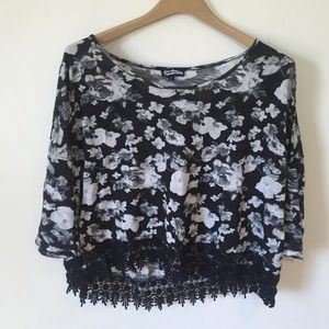 Black and silver flower t-shirt🌸💗