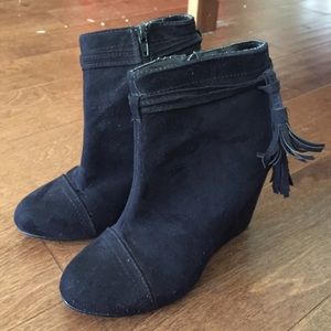 Black heel booties