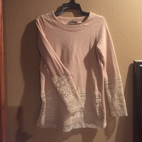 Light weight EZERA top! - Picture 1 of 2