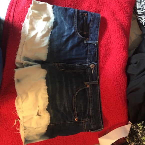 Dipped jean shorts! Size 14 super cute shorts🎀