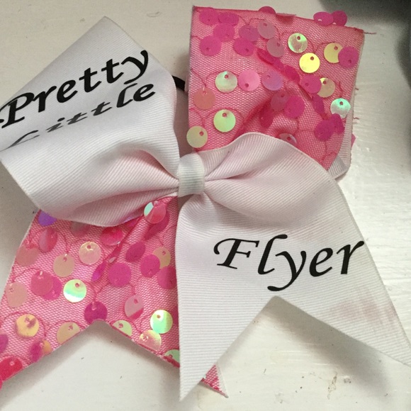 Cheer bow