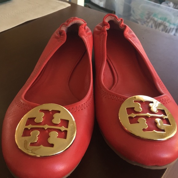 Red leather Tory Burch flat with gold plate