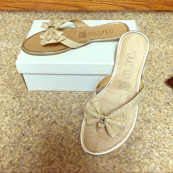 Bow sandals