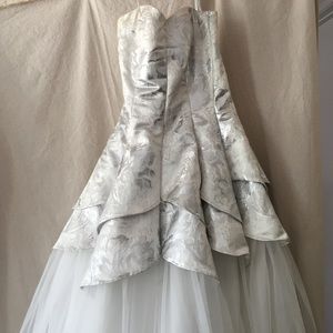 Beautiful princess/prom dress
