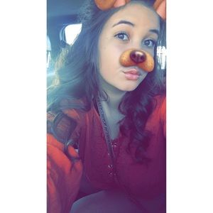 Meet your Posher, Andrea