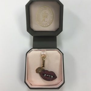 Juicy couture vampire lips charm
