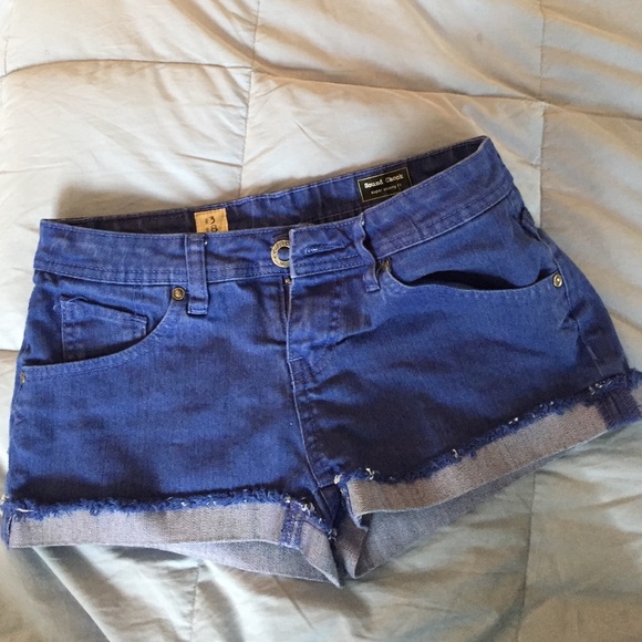 Volcom sound check shorts.  Royal blue cuffed.