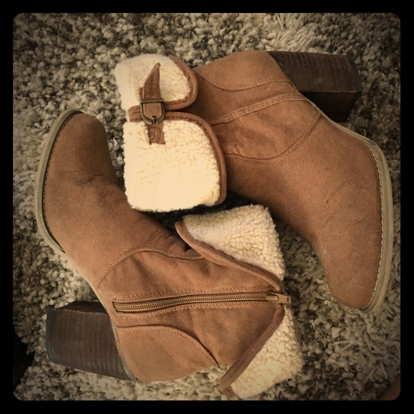 F21 size 7 winter bootie
