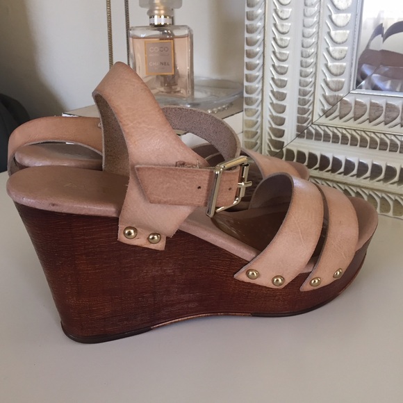 Aldo nude wedge/platform