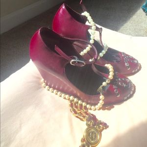 Chanel fuchsia t strap wedges