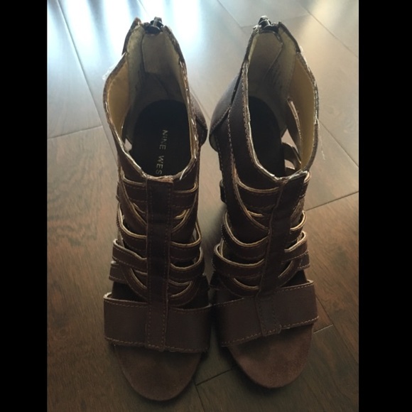 LAST CHANCE!!! Brown wedges - Picture 2 of 3