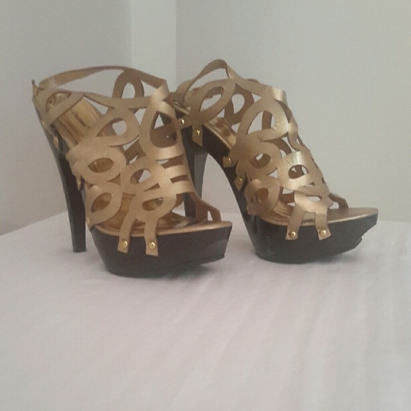 Golden strap heels