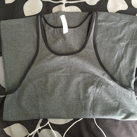 Under Armour All Season tank