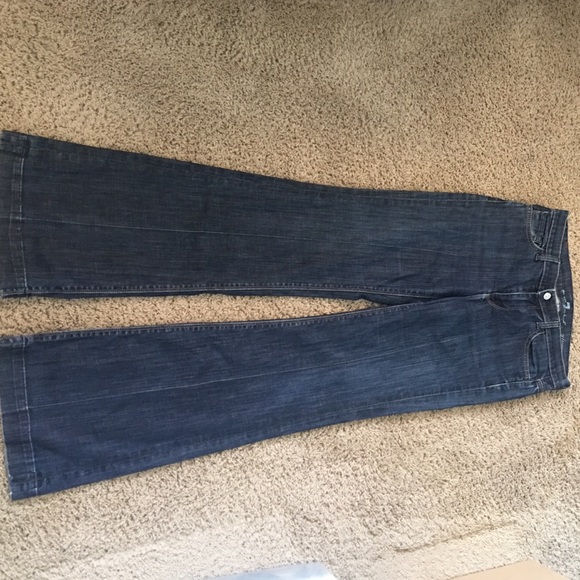 7 for all mankind ginger jeans. Size 28