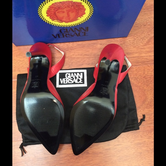 Vintage Red Leather Pumps - Picture 3 of 4