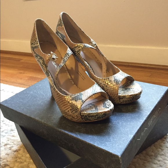 Via Spiga Platform Sandals Size 7.5 US