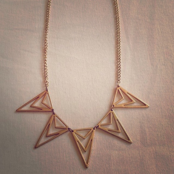 Statement necklace
