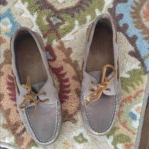 GREY SPERRY