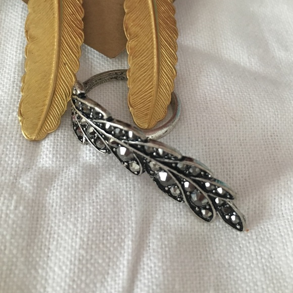 Earring and ring - Picture 4 of 4