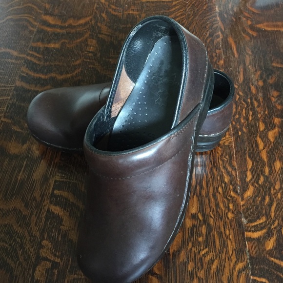 Dansko Professional Clogs- 39/8.5-9