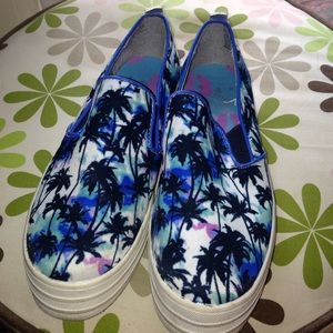 Juicy couture palm tree slide ons 🌴