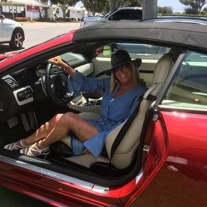 Meet your Posher, Claudia