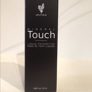 Younique's Touch Mineral Liquid Foundation NIB
