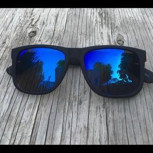 Blue Mirrored Sunglasses