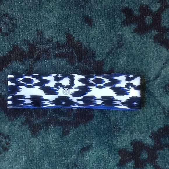 NWOT Lulu lemon reversible headband OS
