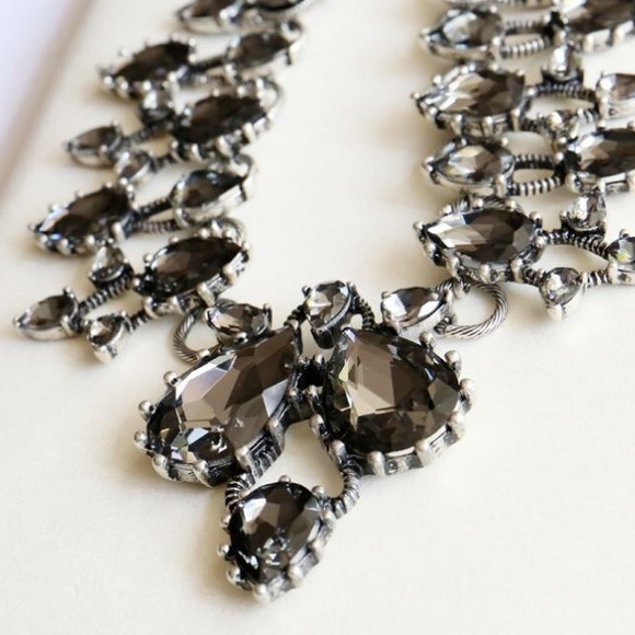 Oscar de la Renta Statement Necklace - Picture 3 of 4