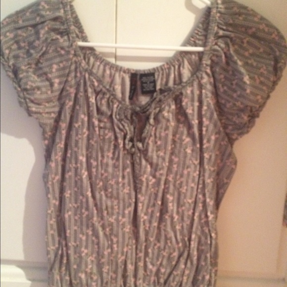 Bundle. Tank tops - Picture 2 of 3