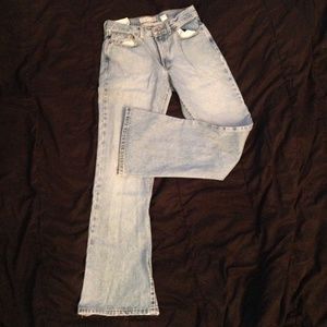 Women's Abercrombie and Fitch light blue jeans